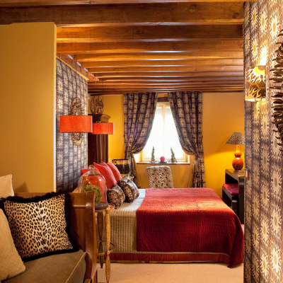 L&#039;hôtel de France vous propose de découvrir ses chambres de la single à la suite familiale, un séjour unique à Angerville en Essonne (91)